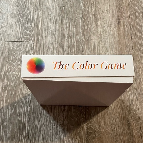 EUC “Bgraamiens” THE COLOR GAME Puzzle, 1000 Piece Round Jigsaw Puzzle - Picture 6 of 11